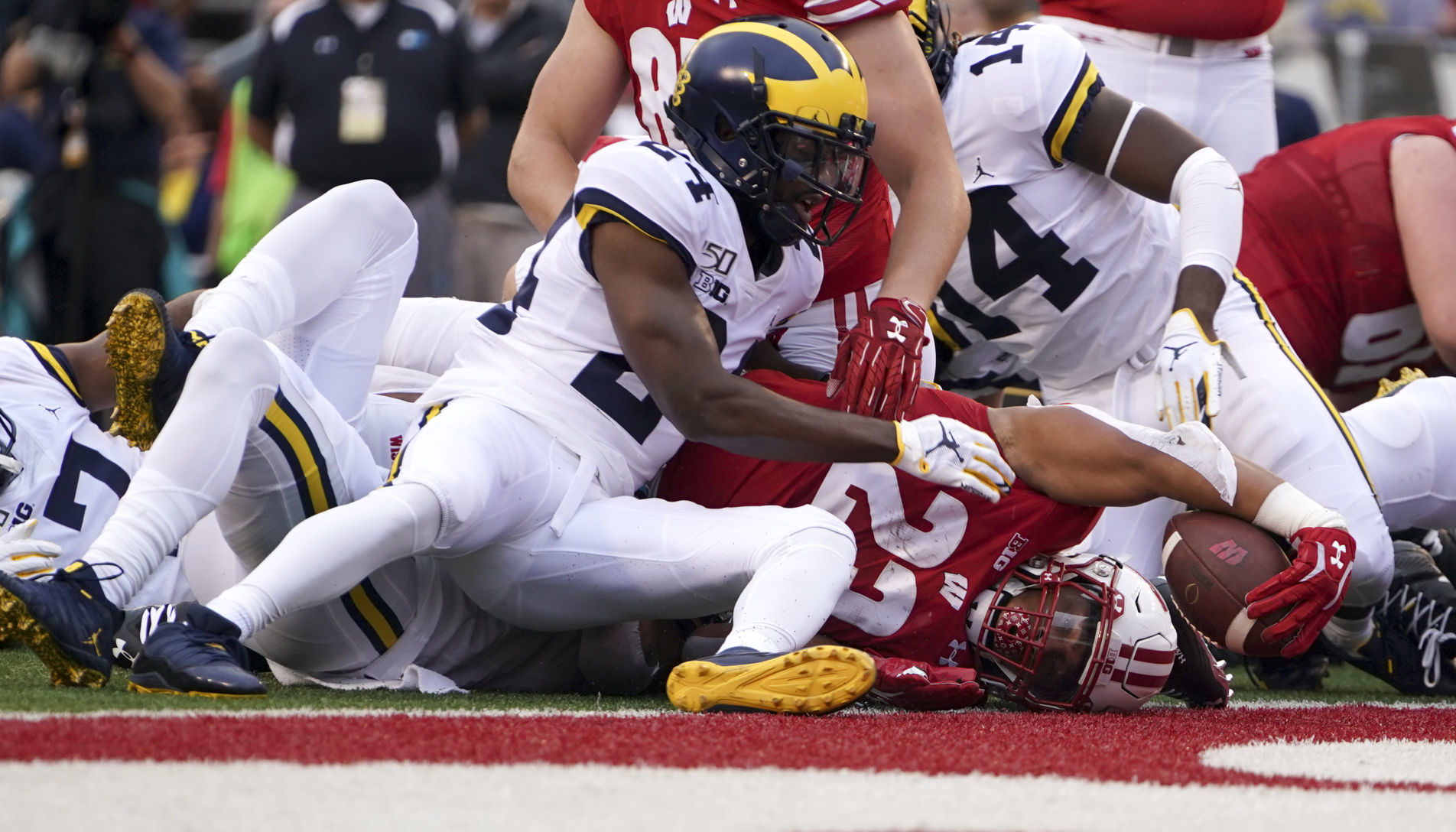 Badgers 35, Wolverines 14